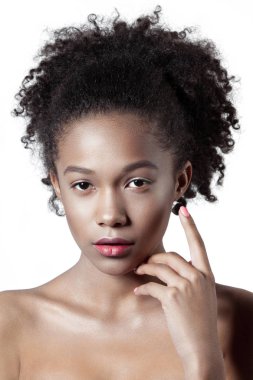 Temiz mükemmel cilt yakın çekim Genç güzel kız. Güzellik Portresi