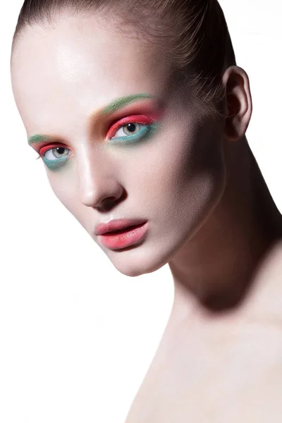 Menina Bonita Nova Com Maquiagem Colorida Fundo Branco Retrato Close — Fotografia de Stock