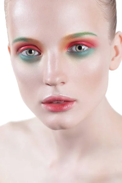 Menina Bonita Nova Com Maquiagem Colorida Fundo Branco Retrato Close — Fotografia de Stock