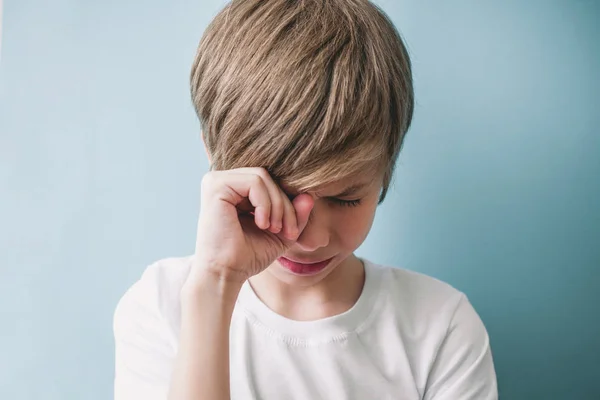 Chico Está Llorando Concepto Emoción — Foto de Stock