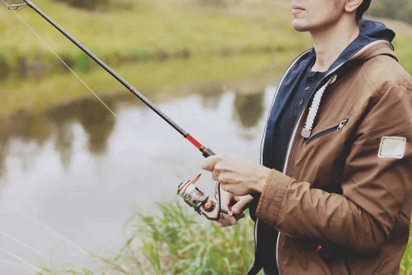 Jonge Vissers Vissen Rivier Met Spinnen Hobby Buitenactiviteiten Concept — Stockfoto