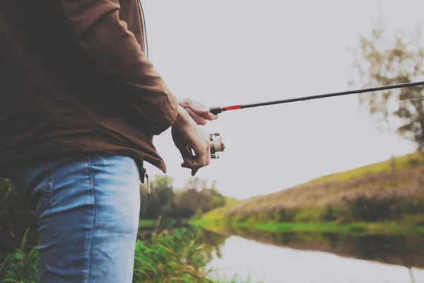 Jonge Vissers Vissen Rivier Met Spinnen Hobby Buitenactiviteiten Concept — Stockfoto