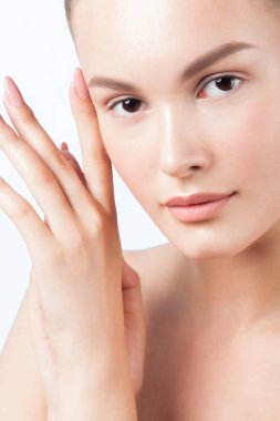 Temiz, mükemmel ciltli, genç ve güzel bir kadın. Güzel portre.