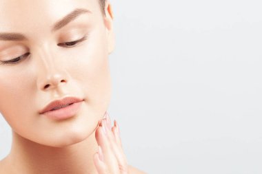 Temiz, mükemmel ciltli, genç ve güzel bir kadın. Güzel portre.