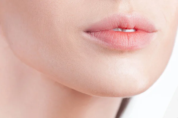 Mollige Sensuele Lippen Van Mooie Jongedame Close Schoonheid Huid Zorg — Stockfoto