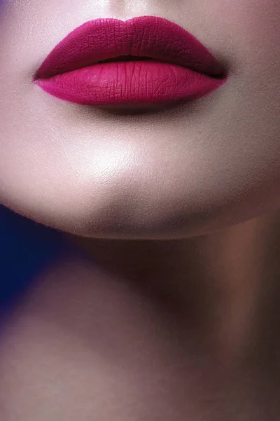 Lippen Van Jonge Mooie Zwarte Vrouw Met Schone Perfecte Huid — Stockfoto
