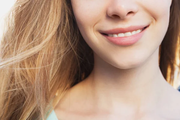 Piękny Uśmiech Młoda Ładna Dziewczyna Zamknij Się Portret Koncepcja Medycyna — Zdjęcie stockowe