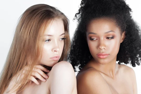 Caucasian African Teen Girls Close Skin Care Makeup Mixed Race — Stock Photo, Image