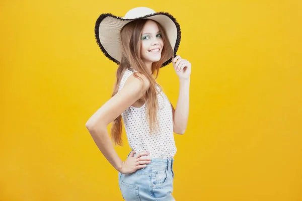Young Girl Straw Hat Smiling Yellow Background Emotions Gestures — Stock Photo, Image