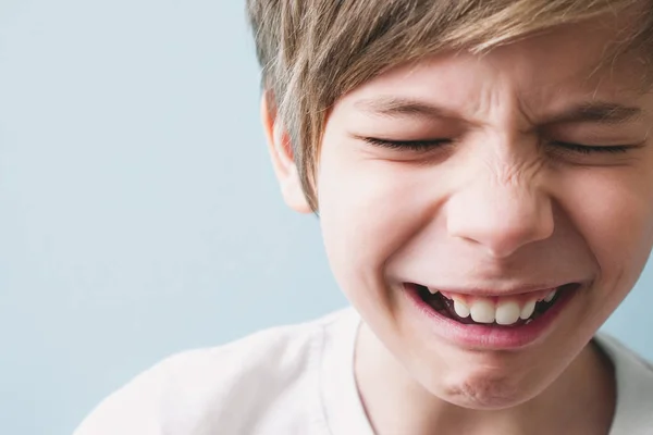 Хлопчик Плаче Концепція Емоцій — стокове фото