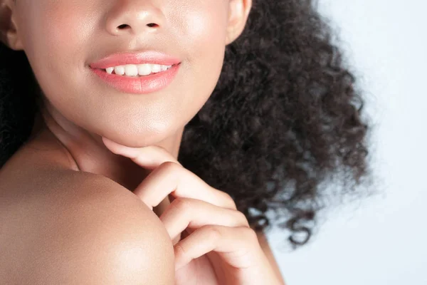 Young Beautiful Black Girl Clean Perfect Skin Close Beauty Portrait — Stock Photo, Image