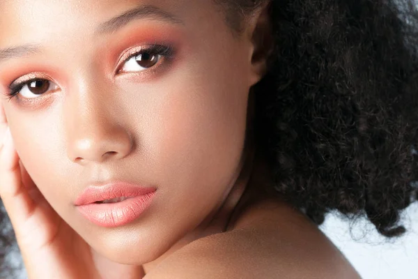 Young Beautiful Black Girl Clean Perfect Skin Close Beauty Portrait — Stock Photo, Image