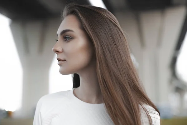 Jonge Sexy Meisje Witte Natuur Profiel Portret Closeup — Stockfoto