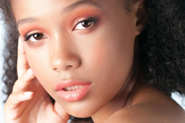 Young Beautiful Black Girl Clean Perfect Skin Close Beauty Portrait — Stock Photo, Image