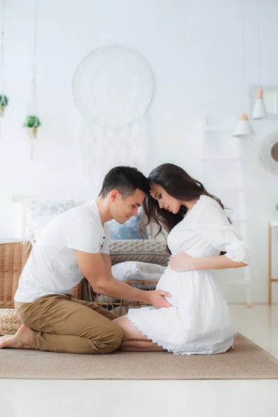 Young married couple waiting for baby — Stock Photo, Image