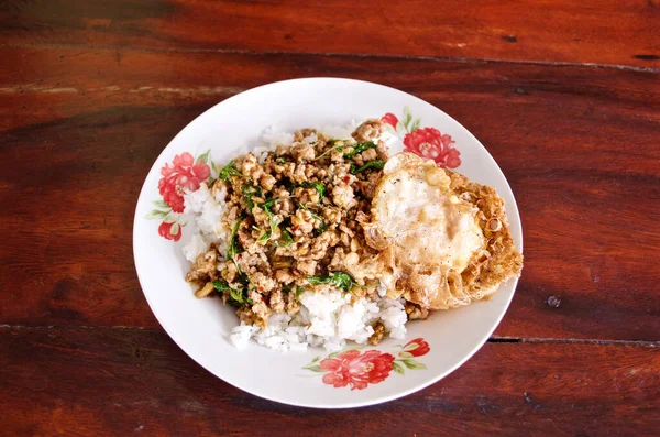 Pommes Frites Hackfleisch Mit Chili Und Thai Basilikum Verrühren Thai — Stockfoto