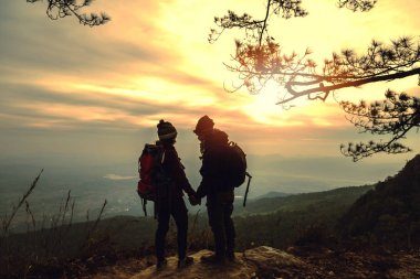 sevgili kadın ve erkek asyalılar tatilde dinlenmek seyahat. Fotogra