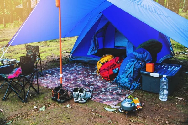 Viagem Relaxar Feriado Acampar Montanha Acessórios Acampamento Barraca Montanha Camping — Fotografia de Stock