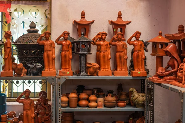 Een Verscheidenheid Van Lokale Handgemaakte Clay Aardewerk Home Decor Verkocht — Stockfoto