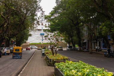 Panjim, Goa/Hindistan-Ağustos 15 2018: binalar ve Panjim nın başkenti ticari işyerlerinde Goa