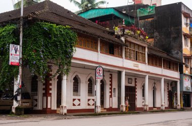 Panjim, Goa/Hindistan-Ağustos 15 2018: binalar ve Panjim nın başkenti ticari işyerlerinde Goa