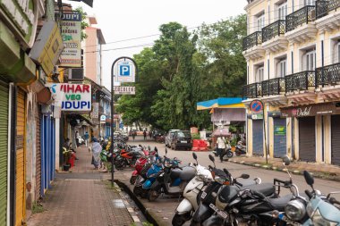 Panjim, Goa/Hindistan-Ağustos 15 2018: binalar ve Panjim nın başkenti ticari işyerlerinde Goa