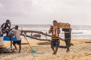 Benaulim, Goa/Hindistan-Aug 2 2018: yerel sıralama ve bu günün satış balıkçılar