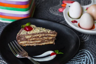 Lezzetli Portekizce Bolo Sans rakip pasta dilimlenmiş ve servis