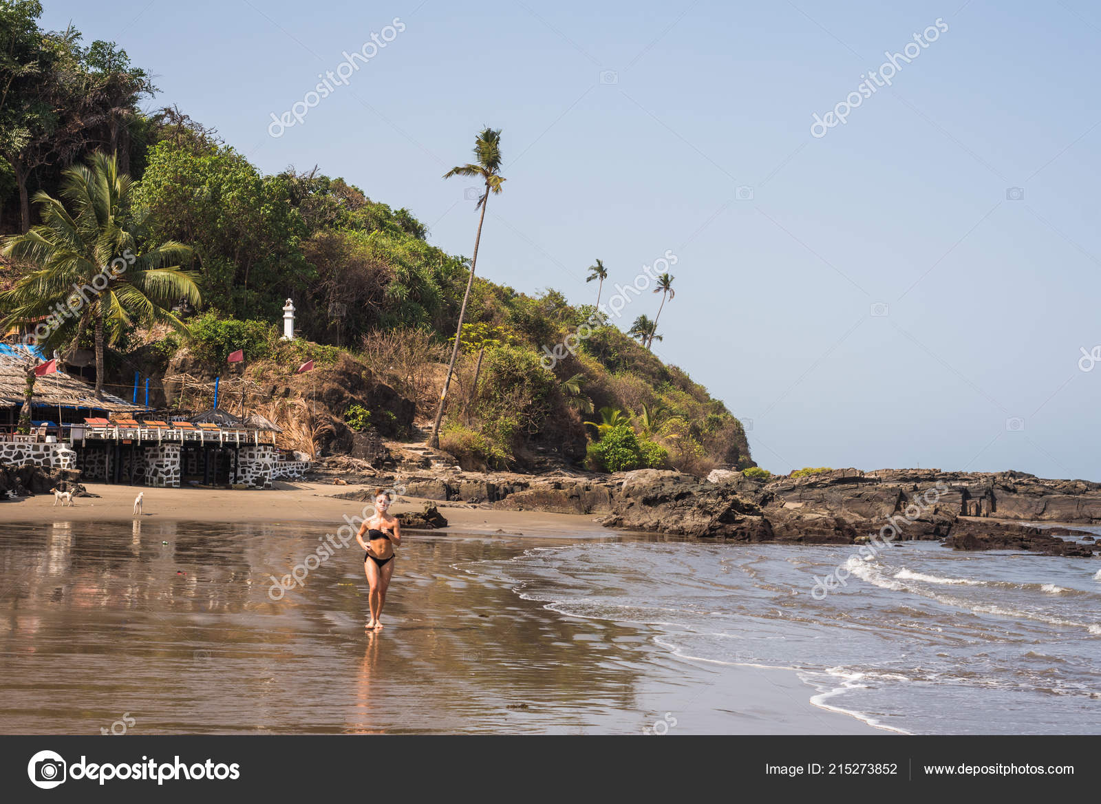 Ozran Little Vagator Beach Goa India April 2018 Tourists