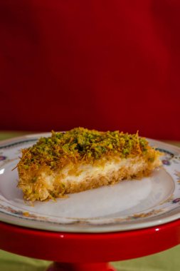 Türk/Filistin tatlı yemek Kunafa