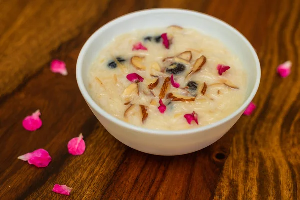 Heerlijke Vermicelli Seviyan Kheer Met Kopie Ruimte — Stockfoto