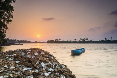 Goa, Hindistan 'da Betul balıkçı köyünde günbatımı