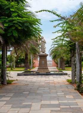 Beyaz Şehir, Pondicherry / Hindistan - 3 Eylül 2019: Pondicherry 'nin Fransız mahallesindeki Joan of Arc' ın beyaz mermer heykeli