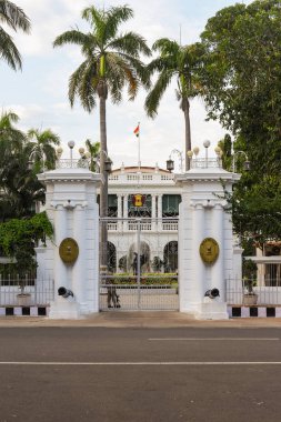 Pondicherry / İndia - 4 Eylül 2019: Raj Nivas, Hindistan 'da Pondicherry Vali Yardımcısı' nın resmi ikamet yeri.