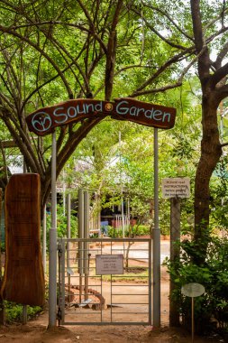 Auroville, Tamilnadu / Hindistan - 4 Eylül 2019: Auroville, Tamilnadu 'daki Svaram Müzik Enstitü ve Araştırma Alanı