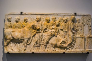 Abu Dabi, BAE - 15 Kasım 2017: Louvre Abu Dabi, Orta Doğu 'daki en büyük sanat ve medeniyet müzesidir ve dünyanın dört bir yanından antik sergiler sergilenmektedir. Açılış saatleri sabah 10-akşam 8 arası..