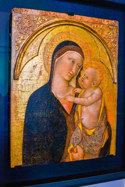 Abu Dabi, BAE - 15 Kasım 2017: Louvre Abu Dabi, Orta Doğu 'daki en büyük sanat ve medeniyet müzesidir ve dünyanın dört bir yanından antik sergiler sergilenmektedir. Açılış saatleri sabah 10-akşam 8 arası..