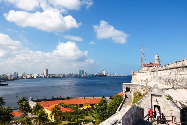 Гавана Куби Серпня 2015 Апостолів Оборони Акумулятор Їзді Гаванської Бухти — стокове фото