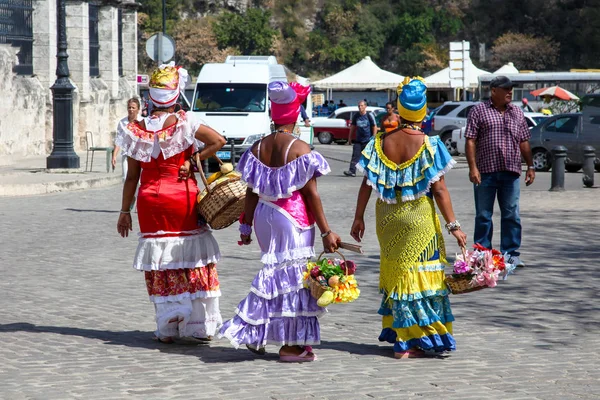 Traditional Colorful Cuban Costumes Worn Havana Ladies Havana Street Cuba — Stock Photo, Image