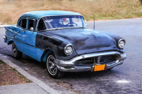 Gamla Och Rostiga Bil Oldsmobile Taxi Surburb Havanna Kuba Bilen — Stockfoto