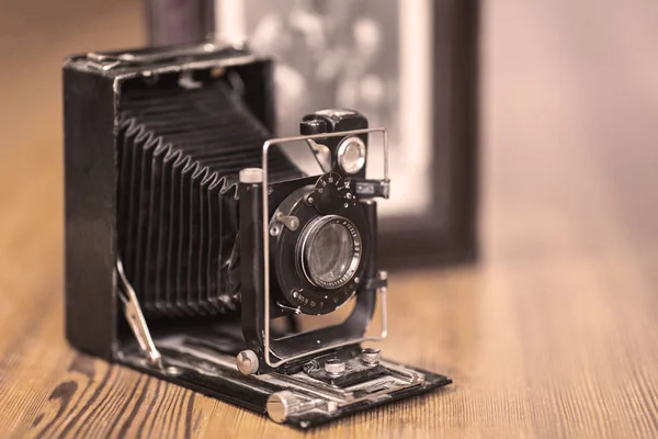 Close Εικόνα Του Παλιά Vintage Φωτογραφική Μηχανή Σκονισμένο Παλιά Εικόνα — Φωτογραφία Αρχείου