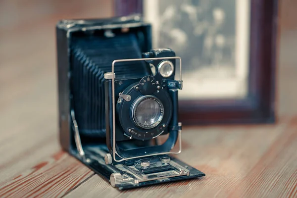Close Εικόνα Του Παλιά Vintage Φωτογραφική Μηχανή Σκονισμένα Παλιά Εικόνα — Φωτογραφία Αρχείου