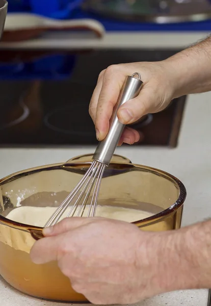 Faire Des Crêpes Maison Dans Une Cuisine — Photo