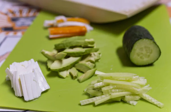 Maki Sushi Rueda Los Ingredientes Sobre Una Mesa — Foto de Stock