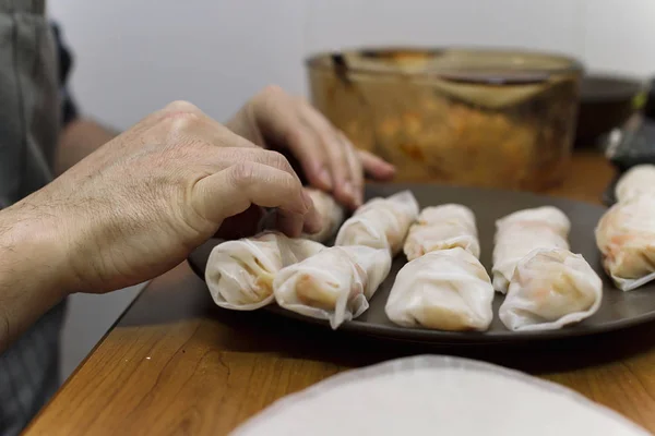 Person Preparing Vietnamese Spring Rolls — Stock Photo, Image