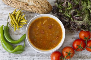 Bask stil fasulye, geleneksel İspanyol yemeği