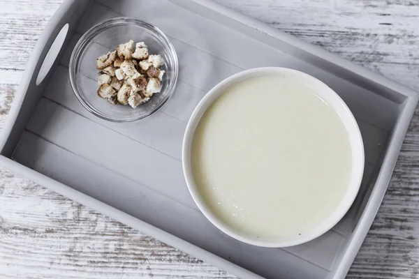 Vichysoisse Creme Tigelas Sobre Fundo Macio Madeira — Fotografia de Stock