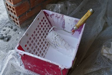 Yeni bir duvar için malzeme ve resim çalışmaları
