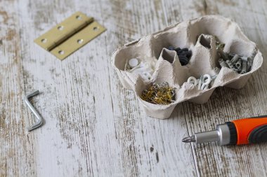 Bir yumurta kutusu DIY araçlar için düzenleyici olarak 