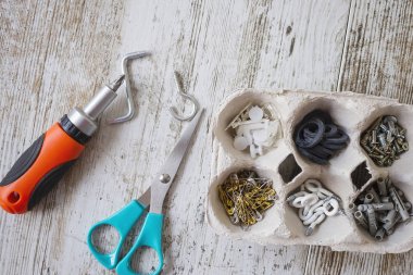 Bir yumurta kutusu DIY araçlar için düzenleyici olarak 